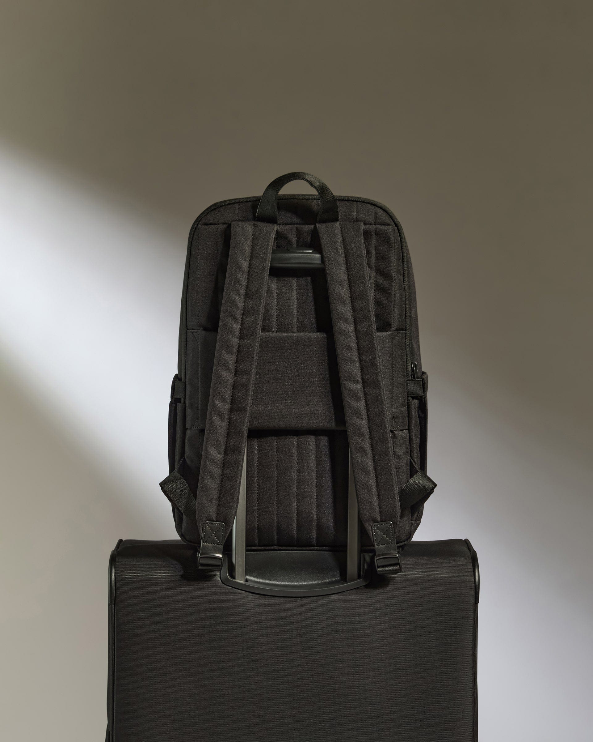 Backpack in Black - Urban Light - Image 6