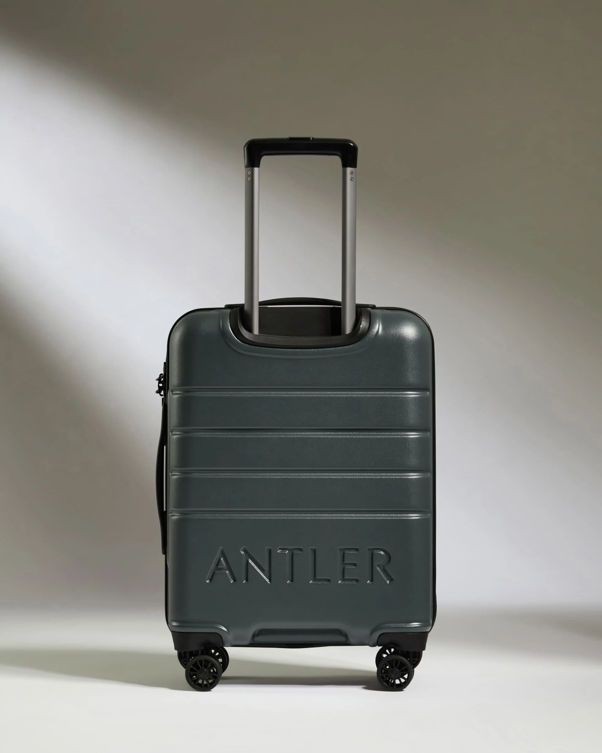 Cabin Suitcase in Granite Grey - Logo - Image 6