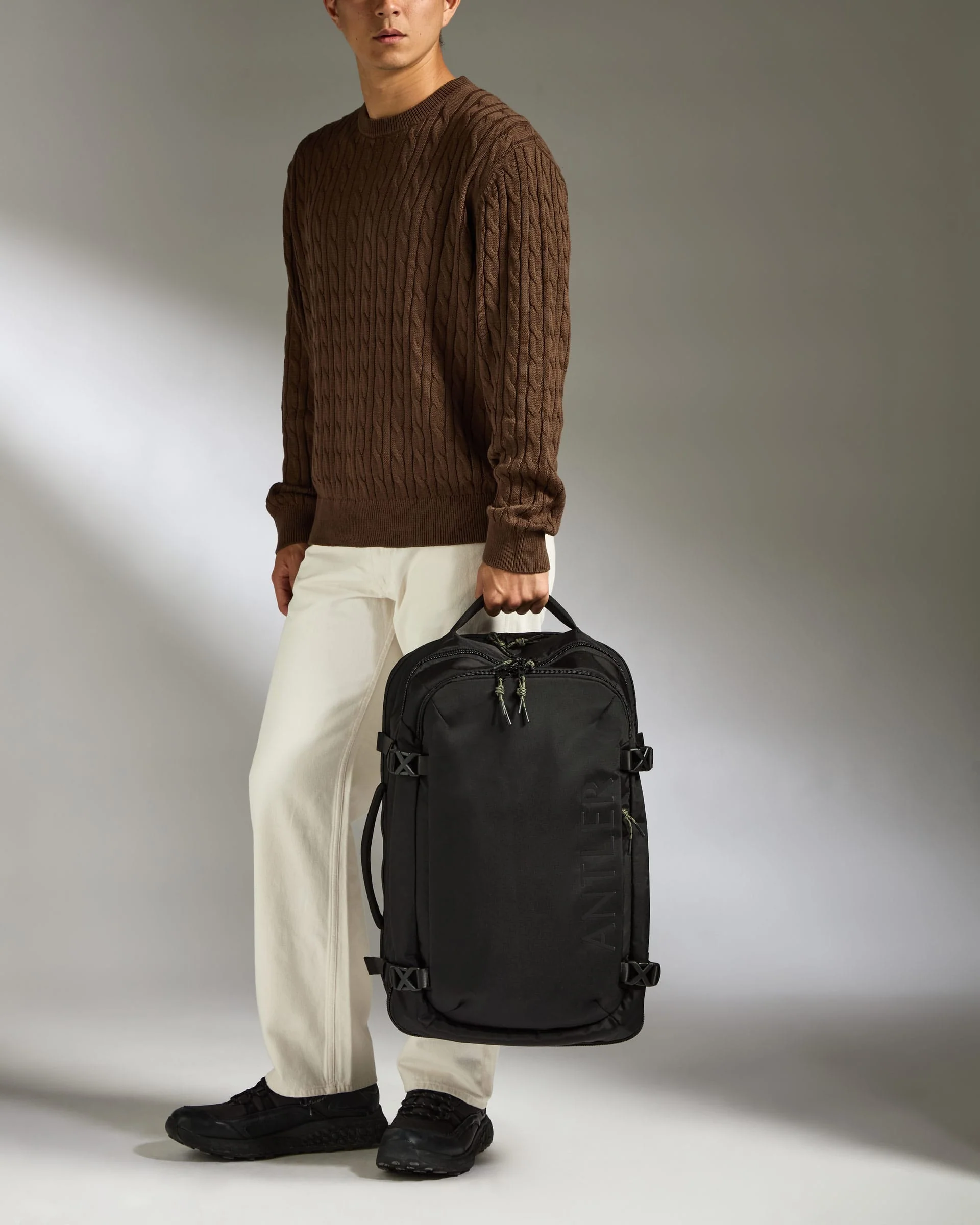 Discovery 45L Backpack in Black - Image 7