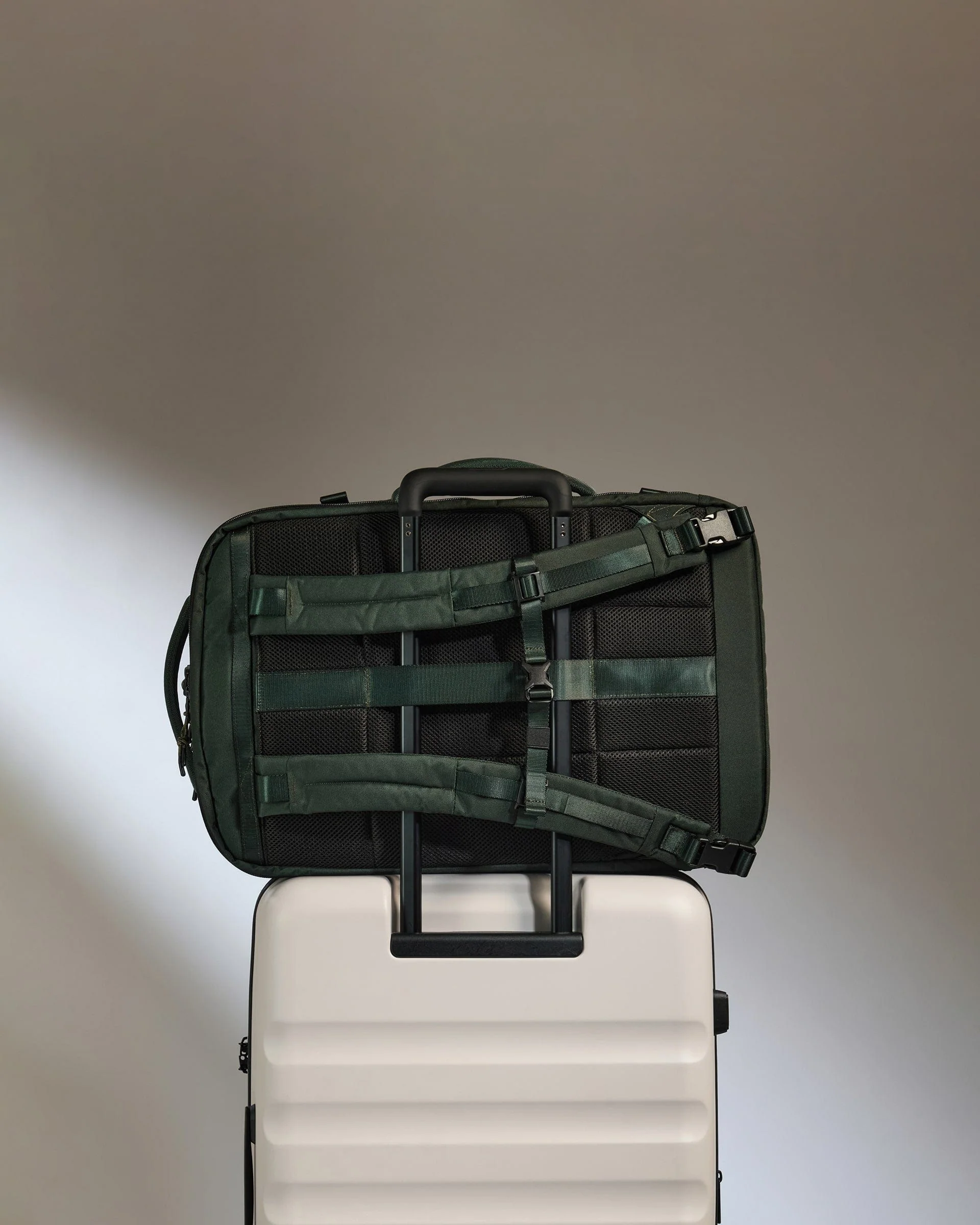 Discovery 45L Backpack in Dark Forest Green - Image 5