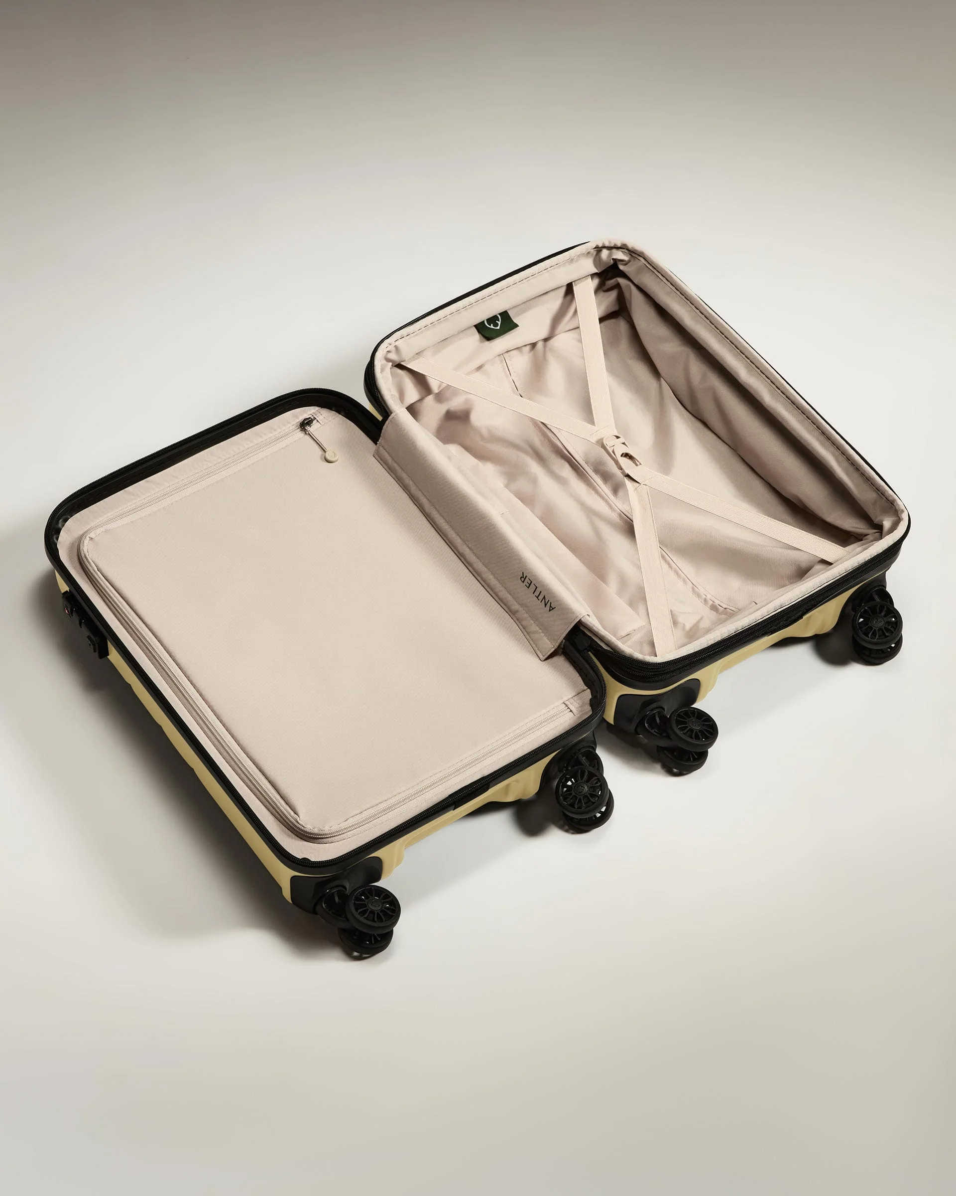 Expandable Cabin Suitcase in Dark Sand - Logo - Image 4