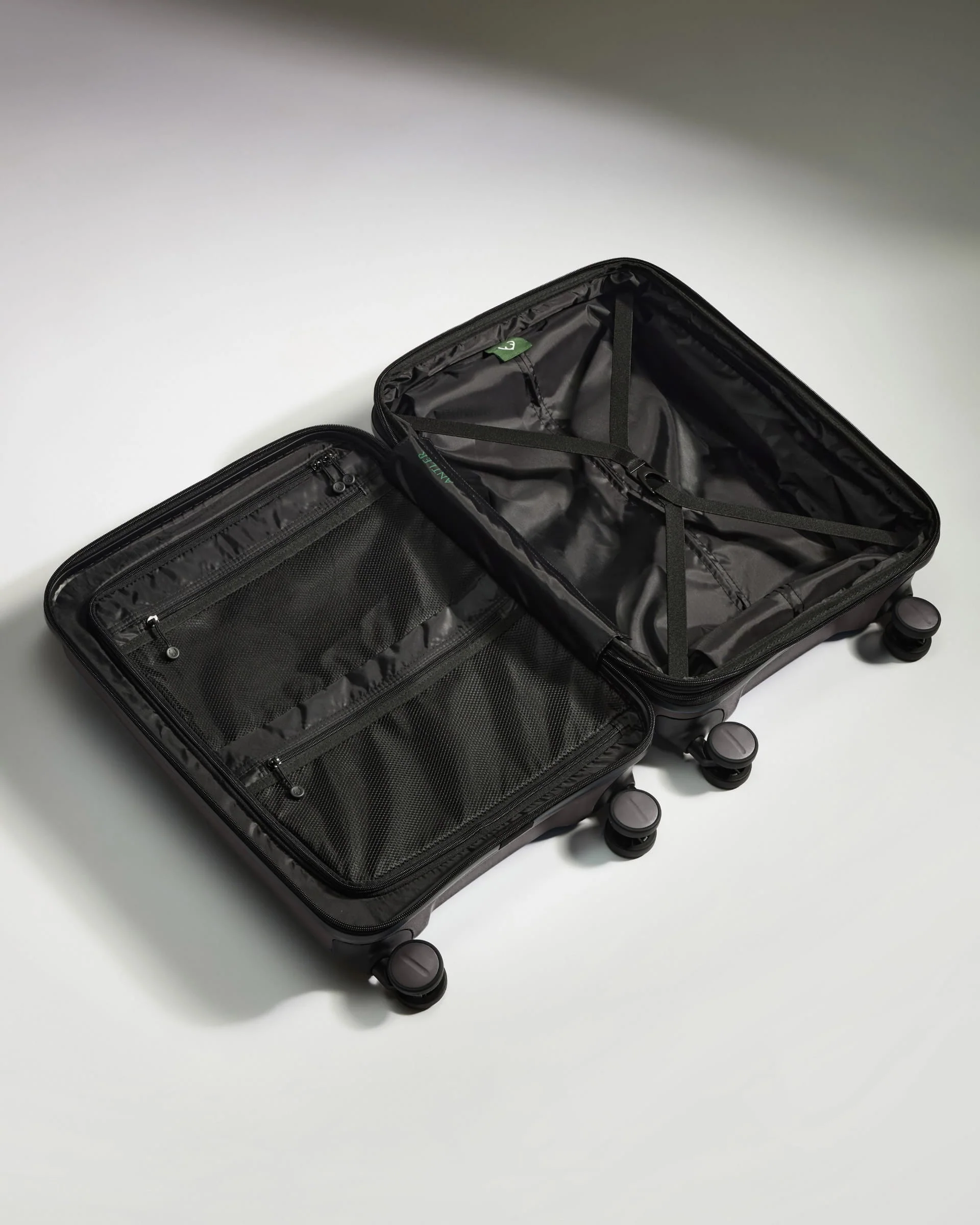 Expandable Cabin Suitcase in Gloss Gull Grey - Logo Stripe - Image 3