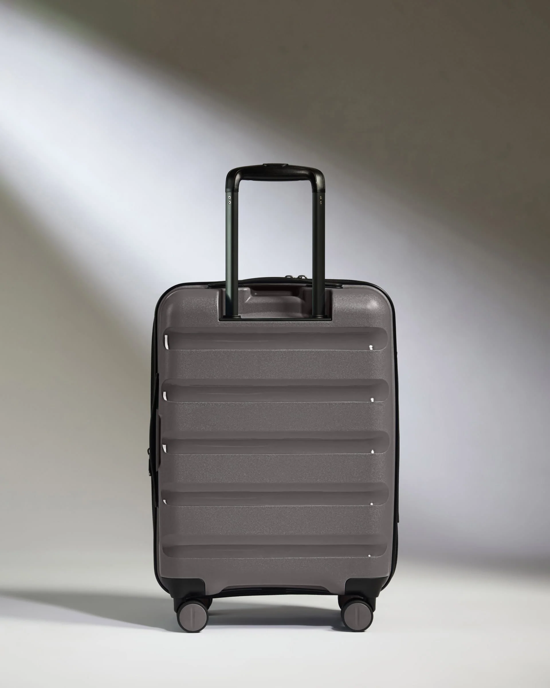 Expandable Cabin Suitcase in Gloss Gull Grey - Logo Stripe - Image 5