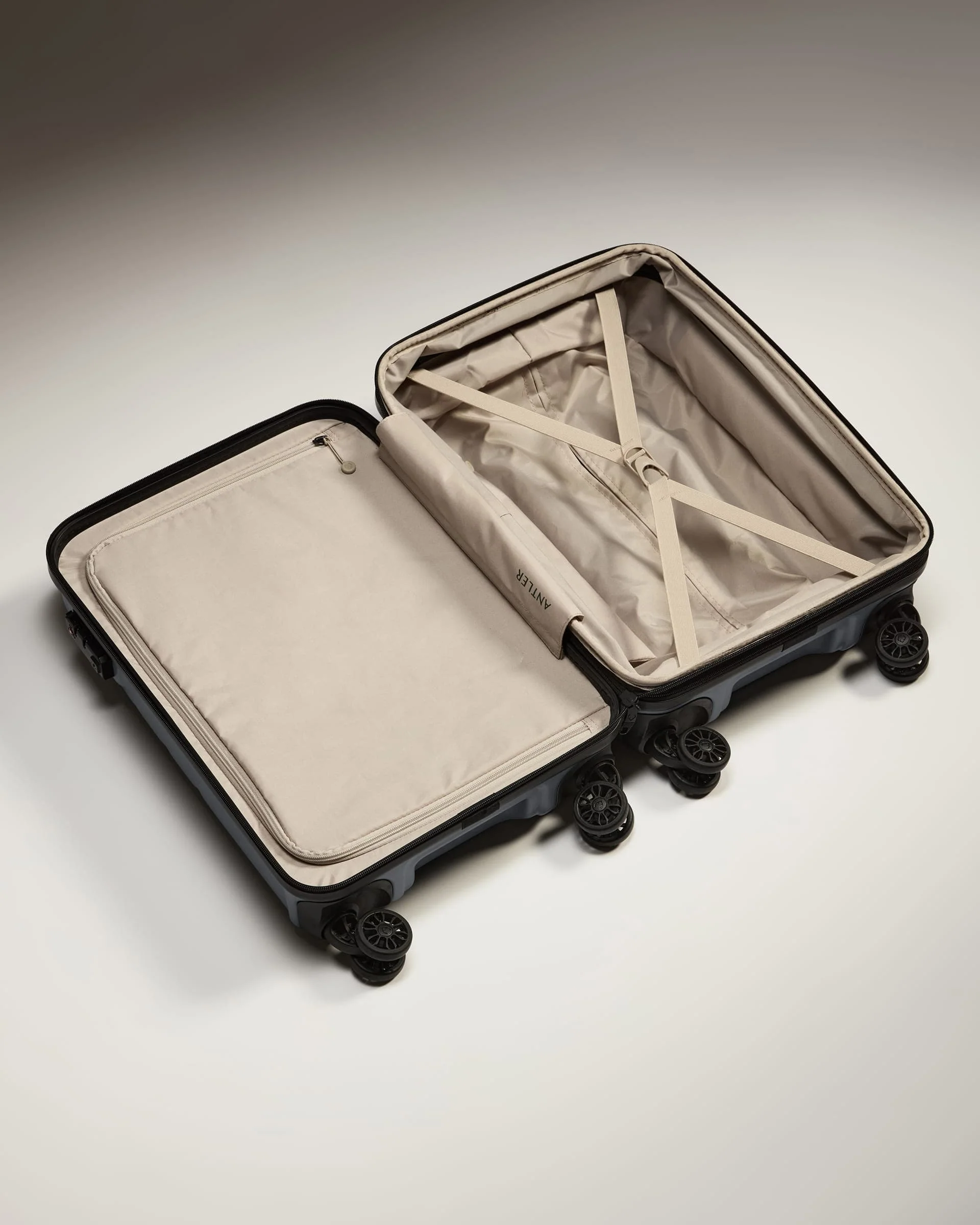 Expandable Cabin Suitcase in Granite - Logo - Image 4