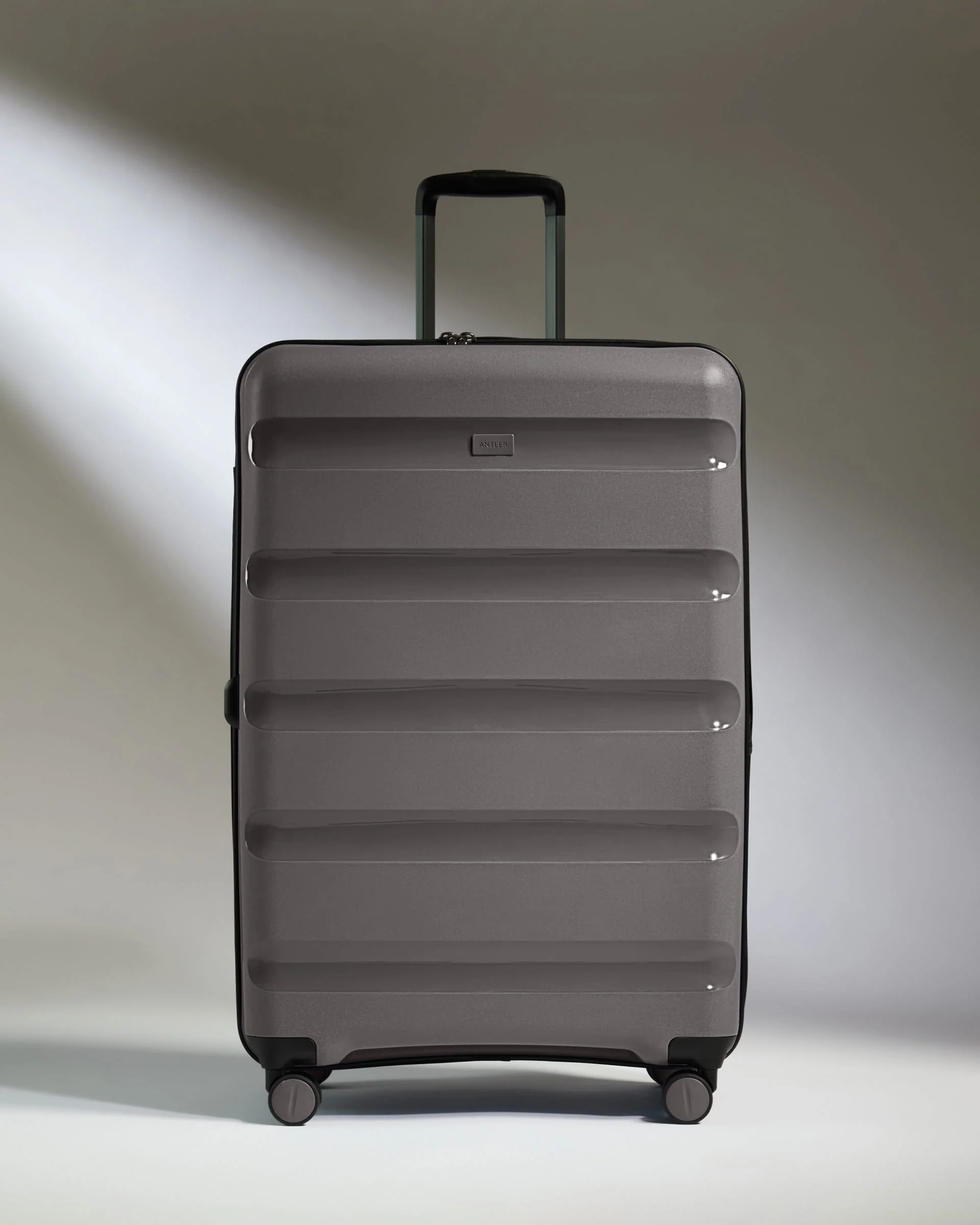 Expandable Large Suitcase in Gloss Gull Grey - Logo Stripe - Image 2