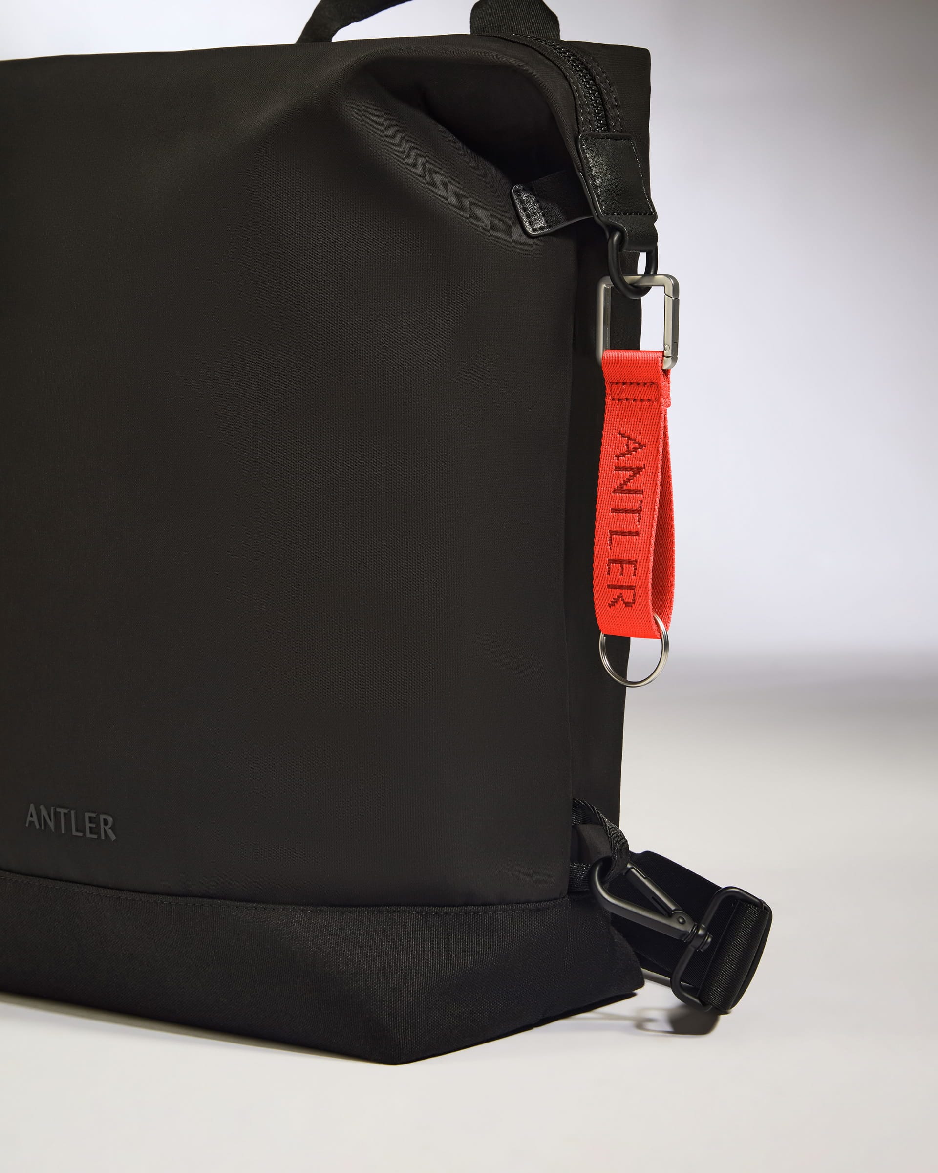 Icon Keyring in Coral - Image 4