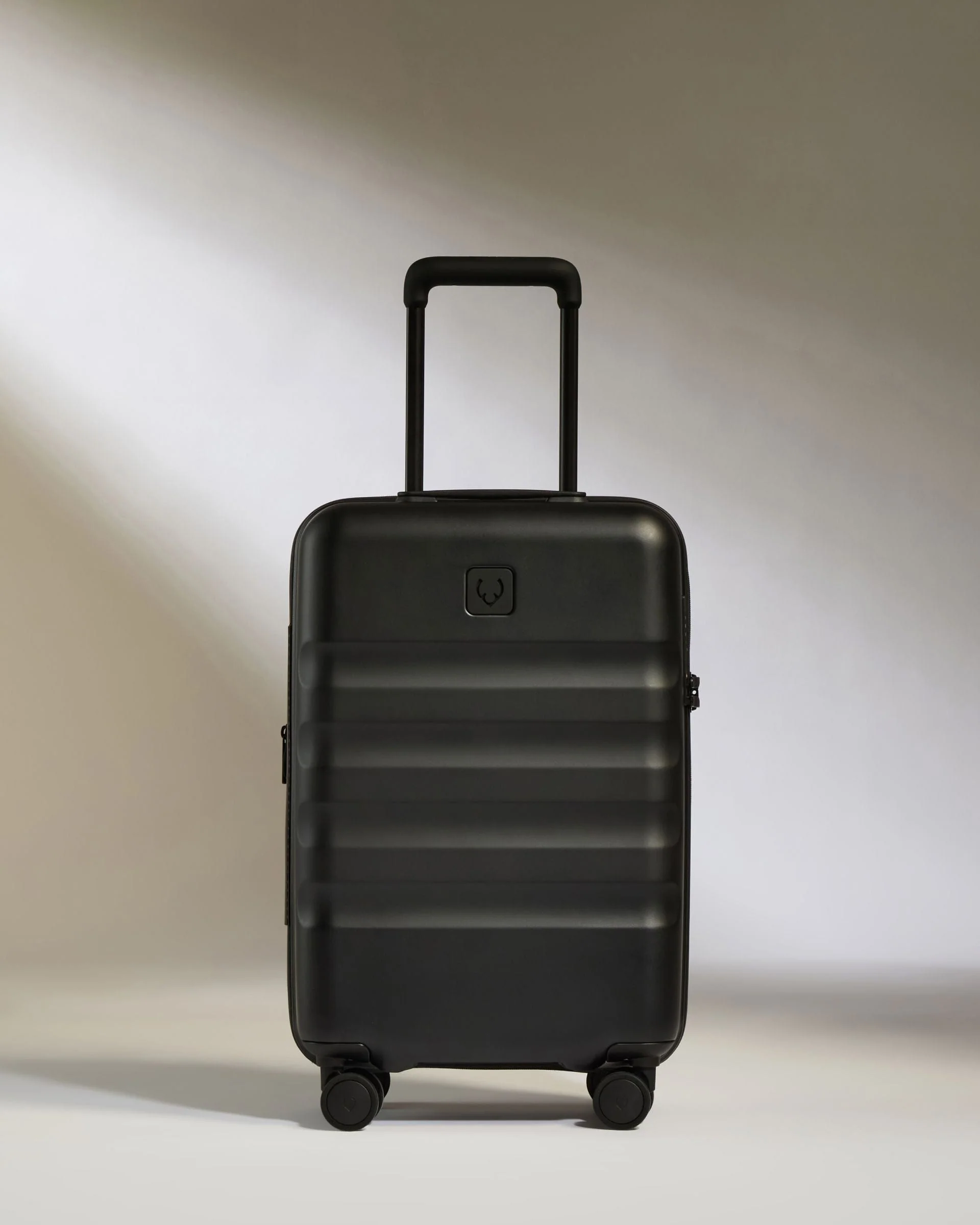 Expandable Cabin Suitcase Set in Black - Icon Stripe - Image 4