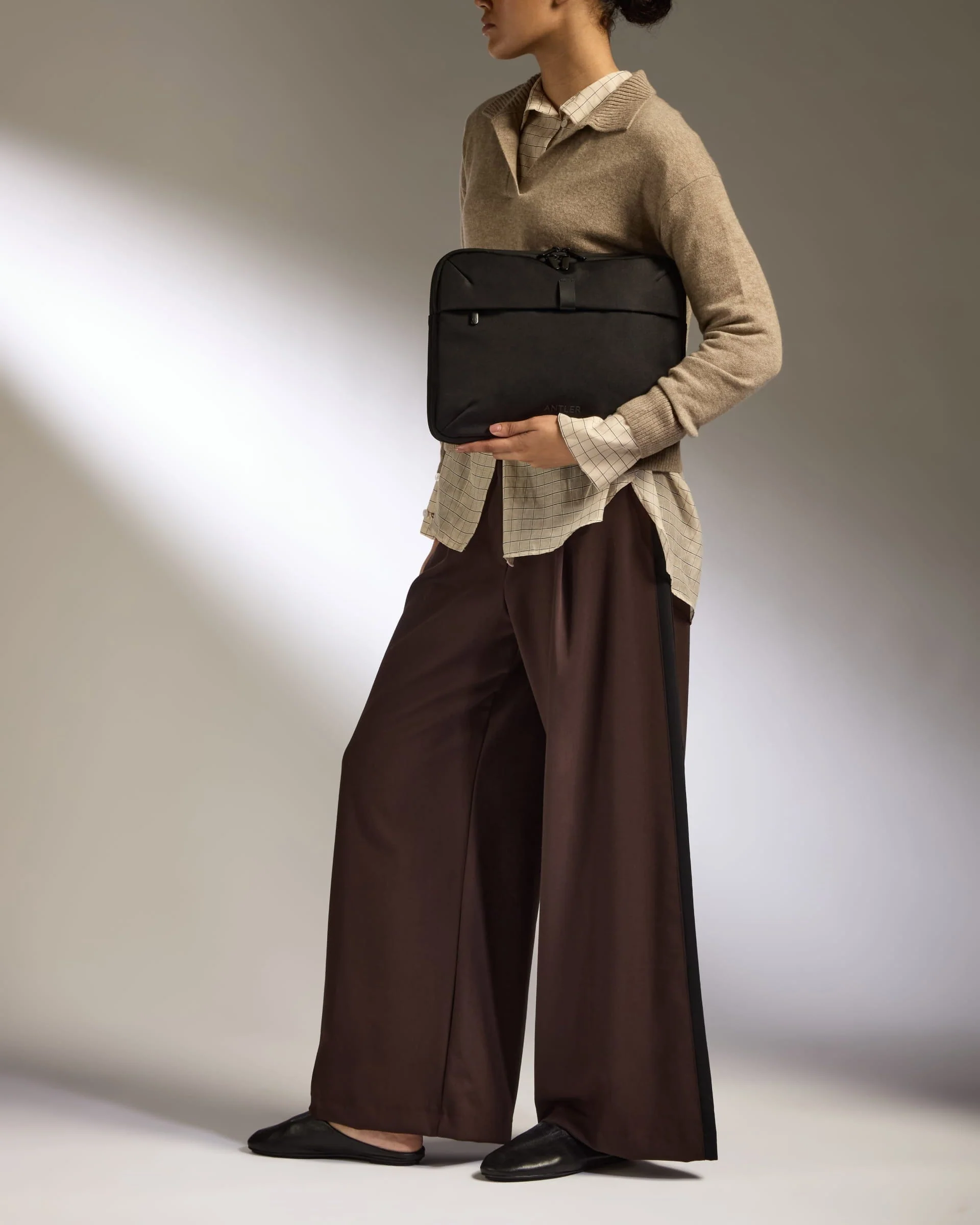 Laptop Case in Black - Urban Light - Image 3