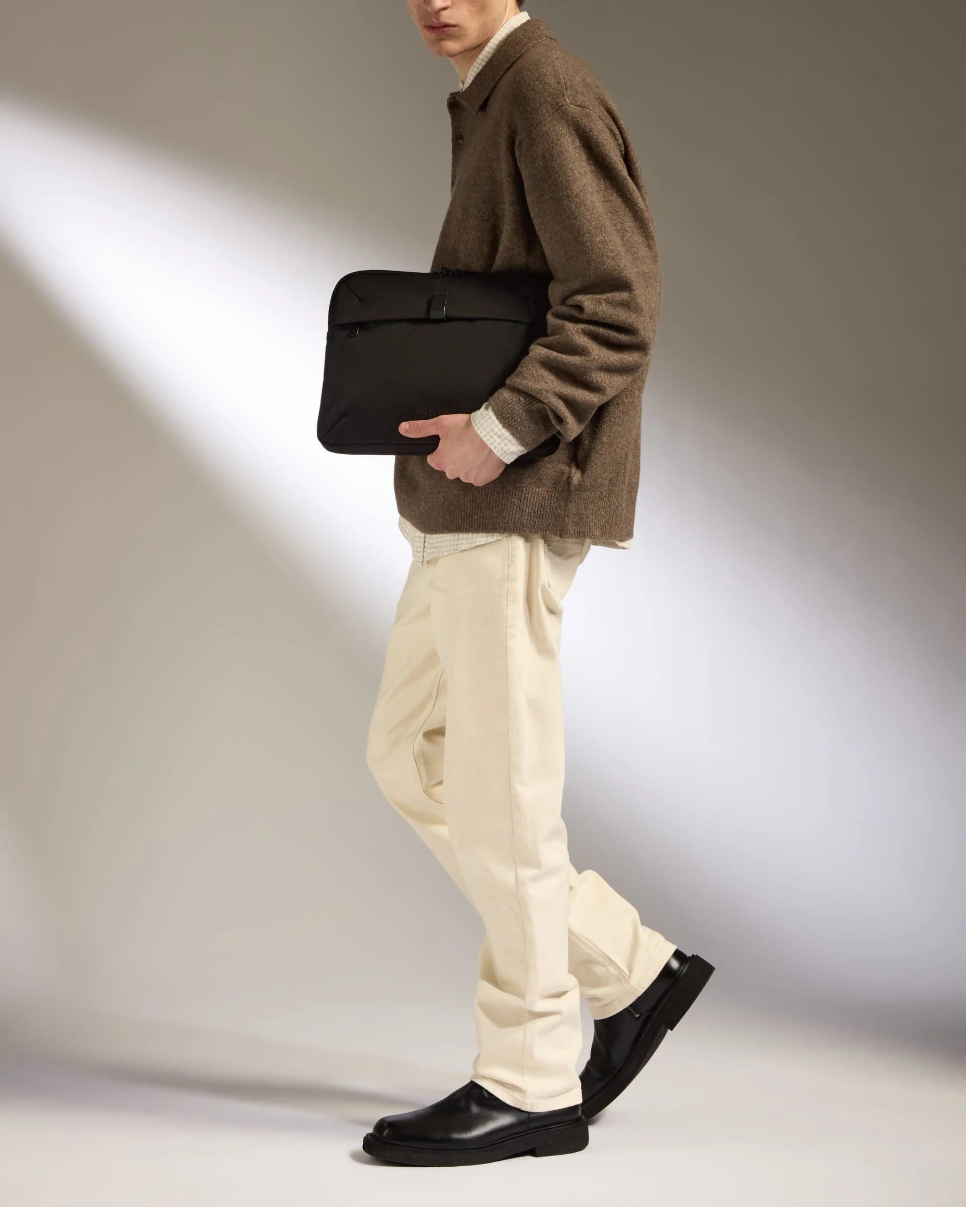 Laptop Case in Black - Urban Light - Image 4
