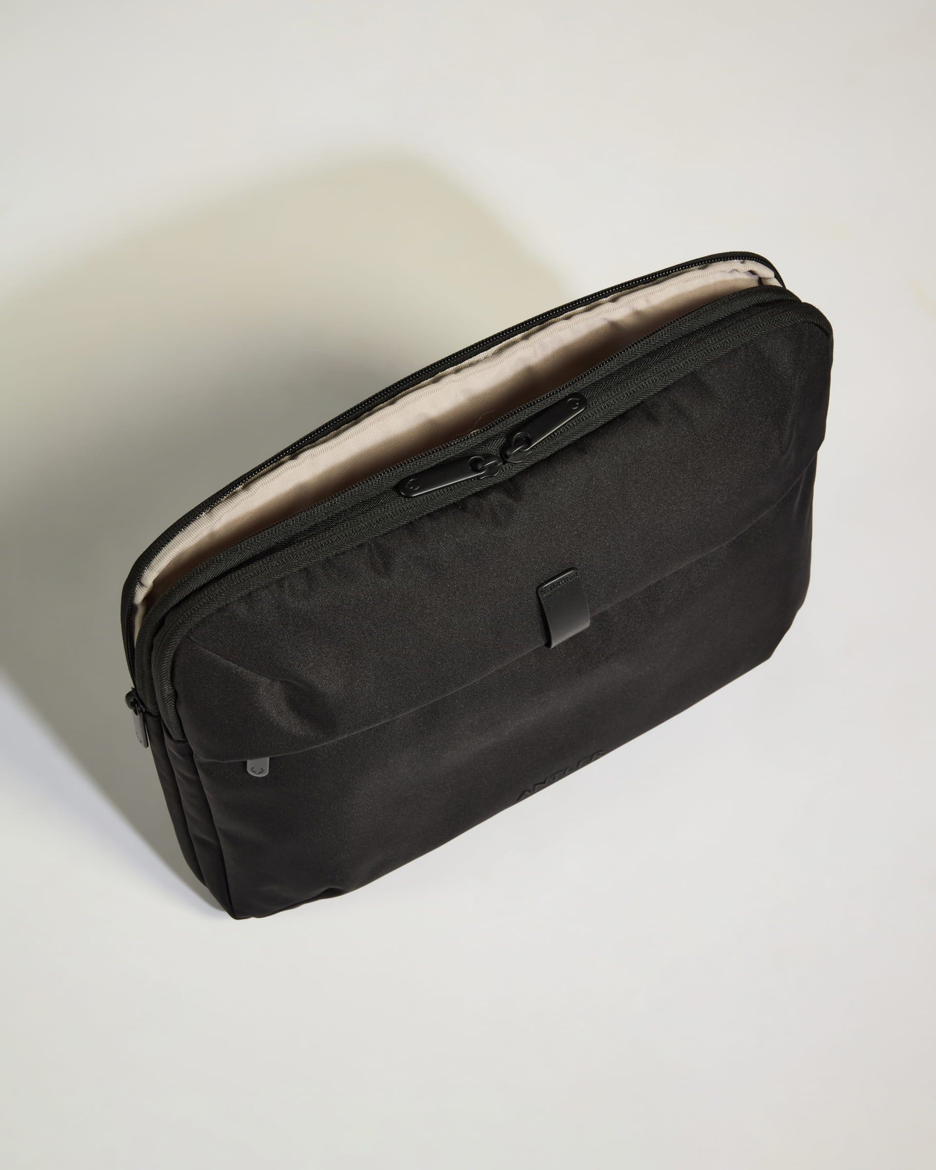 Laptop Case in Black - Urban Light - Image 5