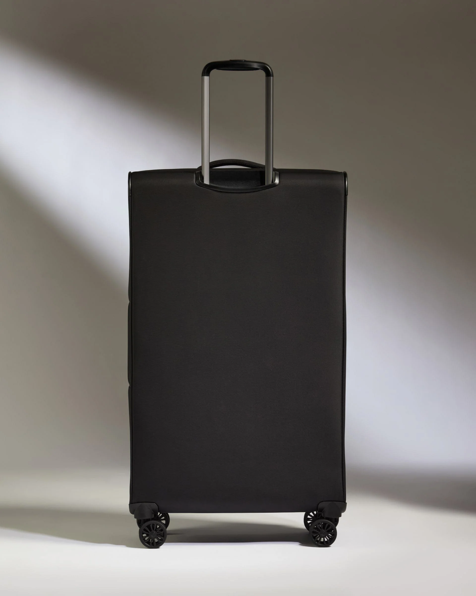 Lightest Large Suitcase in Black - Soft Stripe 2.0 - Image 5