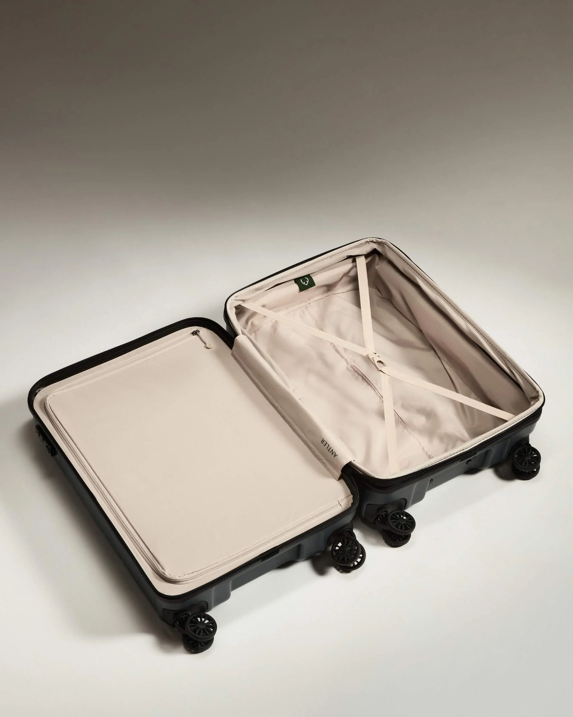 Medium Suitcase in Granite Grey - Logo - Image 3