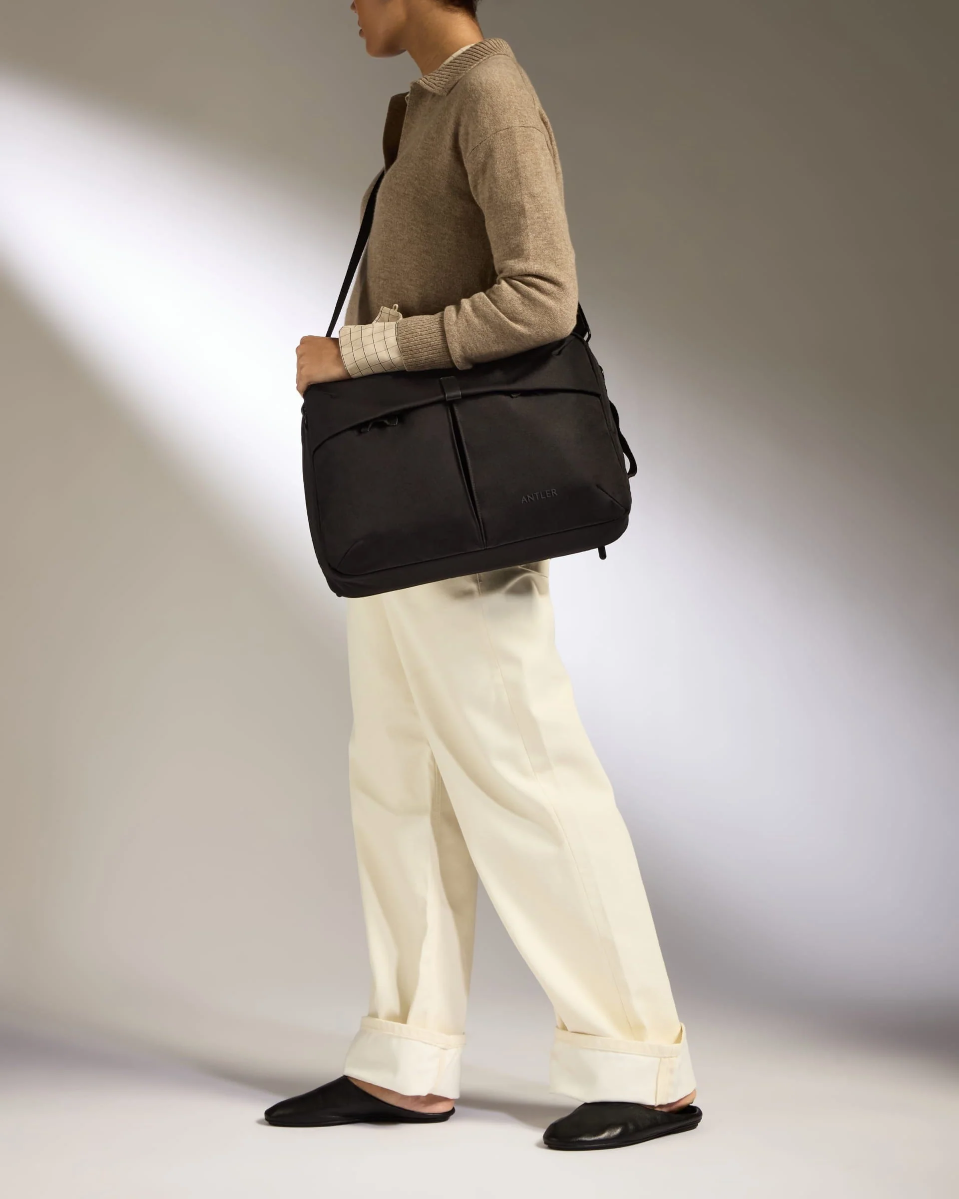 Messenger Bag in Black - Urban Light - Image 5